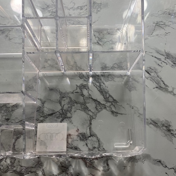 Acrylic Makeup Organizer - Picture 3 of 4